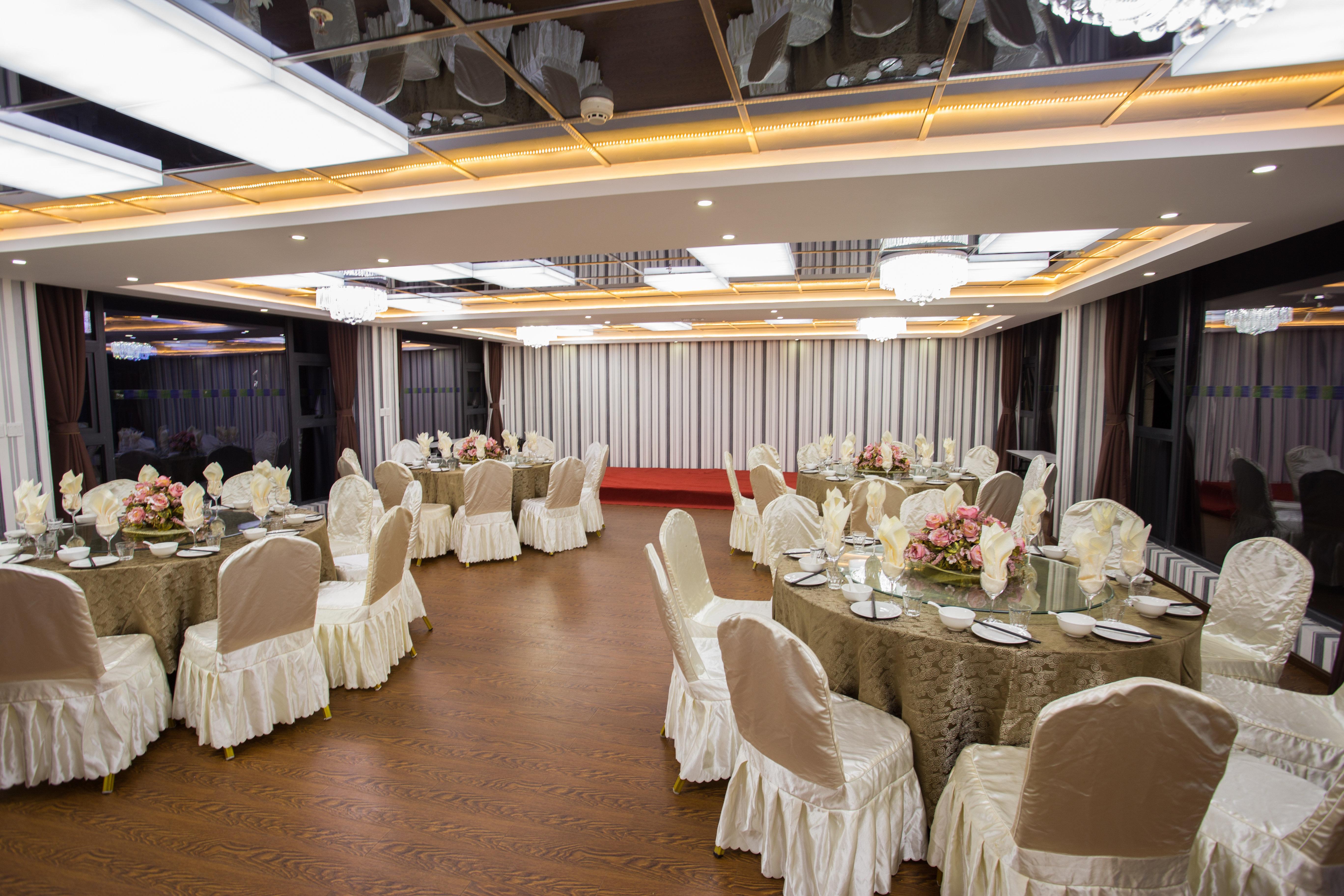 Holiday Inn Express Dujiangyan Ancient City Exterior photo