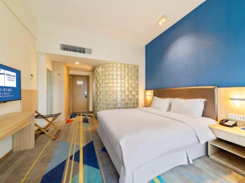 Holiday Inn Express Dujiangyan Ancient City Exterior photo